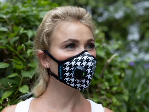 Houndstooth PRO Mask